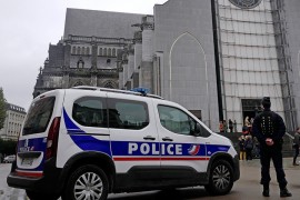 Makron šalje dodatnu policiju na granice, predložiće reformu Šengena