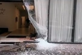 Autom se zabila u polikliniku: Nisam znala šta ću, pa sam skrenula