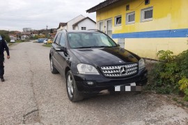 Policija oduzela "treptače" sa mercedesa