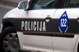 Teško povrijeđen mladić, pežoom udario u benzinsku pumpu