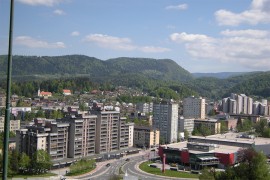 Incident u Sloveniji: Rušio sve oko sebe i prijetio samoubistvom ...