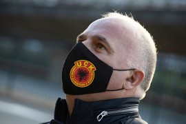 Mediji: Na granici zaustavljena pošiljka sa maskama sa znakom OVK