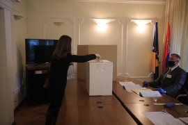 U Ambasadi BiH u Beogradu do 12.20 časova glasalo je 12 glasača