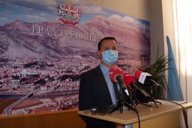 Ćurić: Nećemo klečati pred Draškovićem