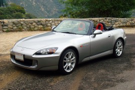 Na prodaju Honda S2000, prešla samo 50 km