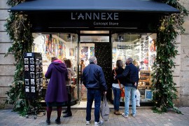 U Parizu redovi za šišanje