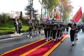 Iranski ministar poljubio kovčeg ubijenog naučnika: Osvetićemo se
