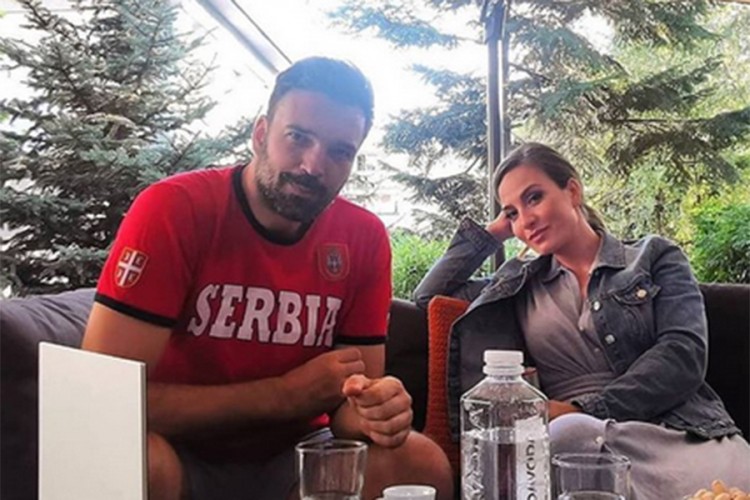 Bosiljčić romantičnim stihovima čestitao rođendan Jeleni