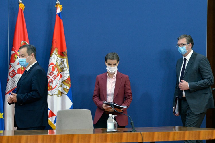 Vučić zvanično prenio novim ministrima: Ne prihvatamo stav Prištine
