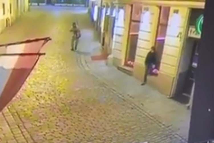 Internetom kruži stravičan snimak ubistva mladića u Beču