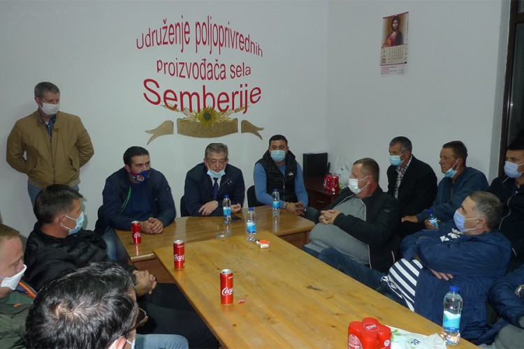 Mićić se sastao sa poljoprivrednicima