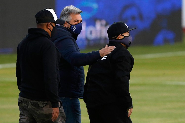 Maradona uspješno operisan