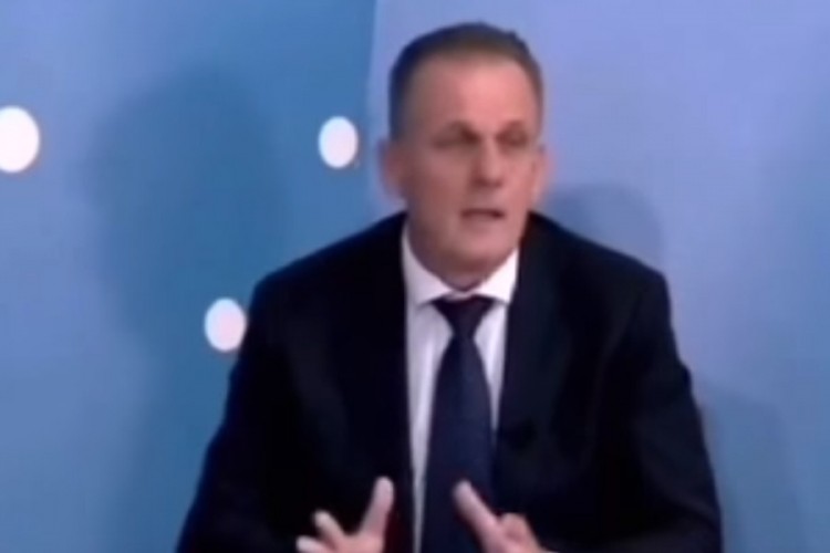 Kandidat A-SDA opsovao u emisiji pa se izvinio na engleskom