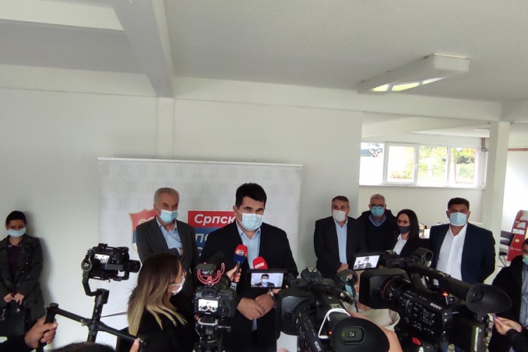 Šarović: Savić treba da ostane načelnik Lopara