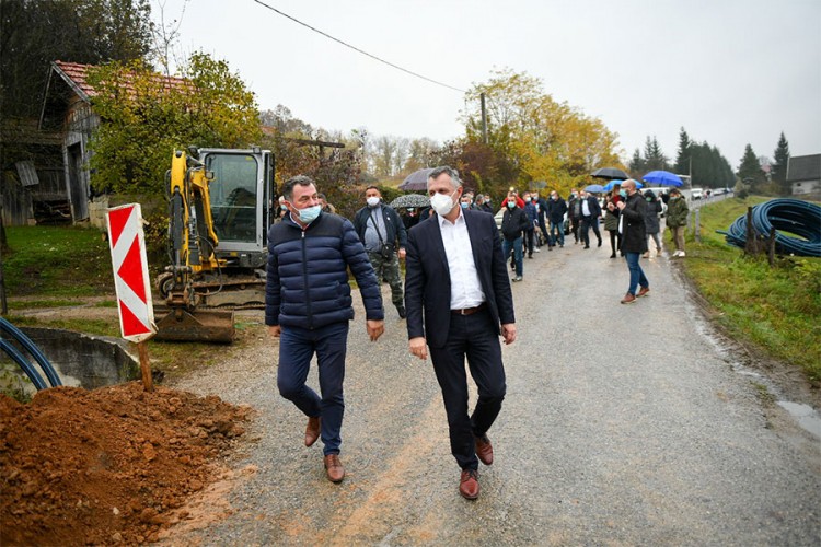 Počela izgradnja vodovoda u naselju Obrovac