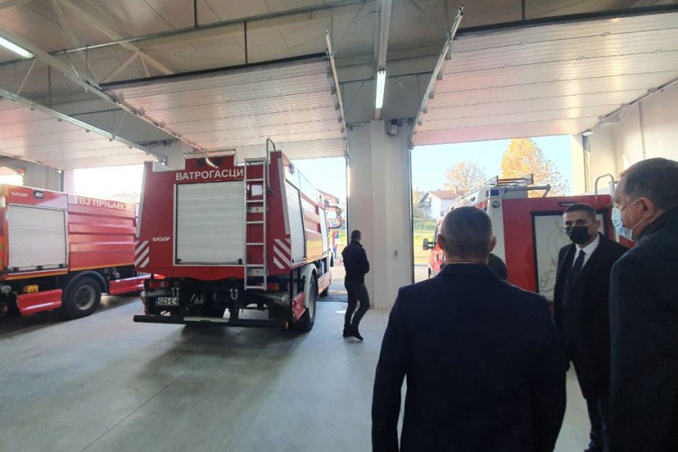 Otvoren Vatrogasni dom u Prnjavoru: "Opština stalno napreduje"