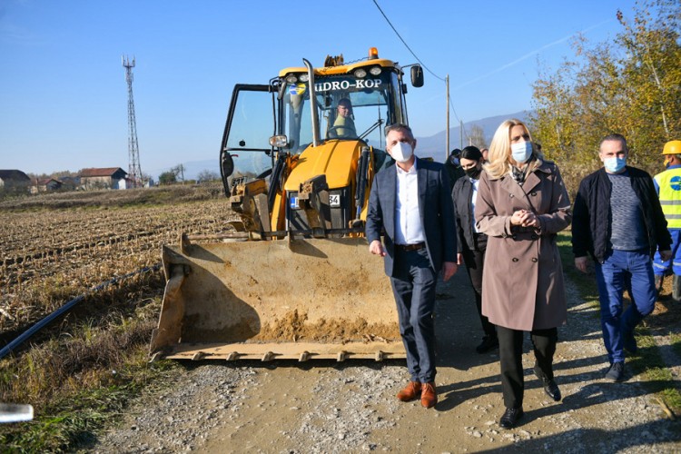 Cvijanović i Radojičić: Cilj normalno vodosnabdijevanje za mještane Verića