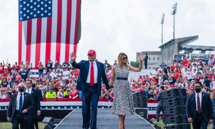 Bivša saradnica tvrdi: Melanija odbrojava minute do razvoda