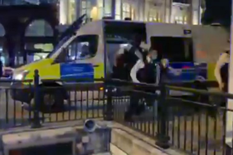 Panika u centru Londona: Evakuisana stanica, jedna osoba uhapšena
