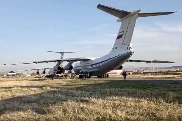 Rusija šalje 22 aviona sa mirovnim snagama u Nagorno-Karabah