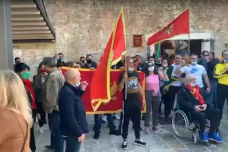 Božović spriječen da položi vijenac: Crna Gora nije obala srpskog mora