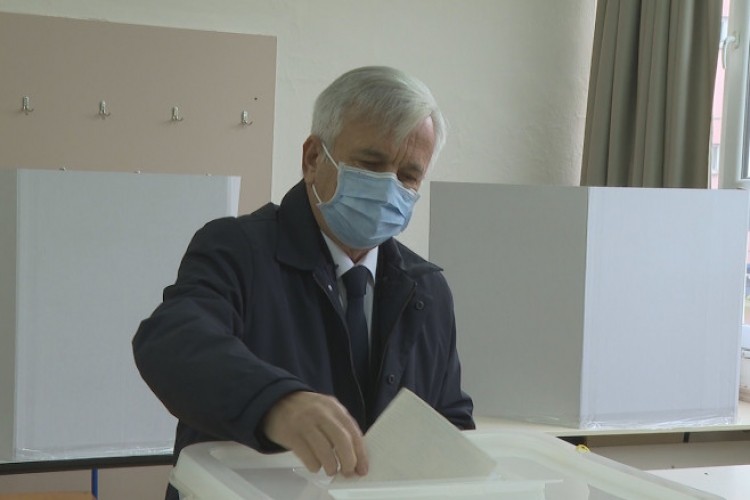 Čubrilović: Građani da slobodno izraze volju
