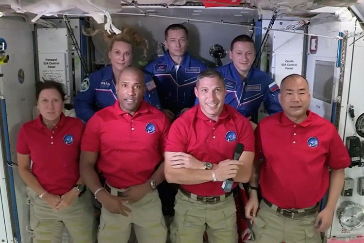 Kapsula Space X se spojila sa MSS