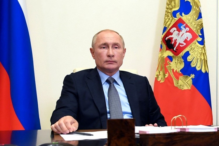 Putin: Indija i Kina mogu da počnu proizvodnju ruske vakcine