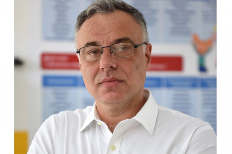 Besplatni udžbenici biće putem interneta dostupni i đacima u RS