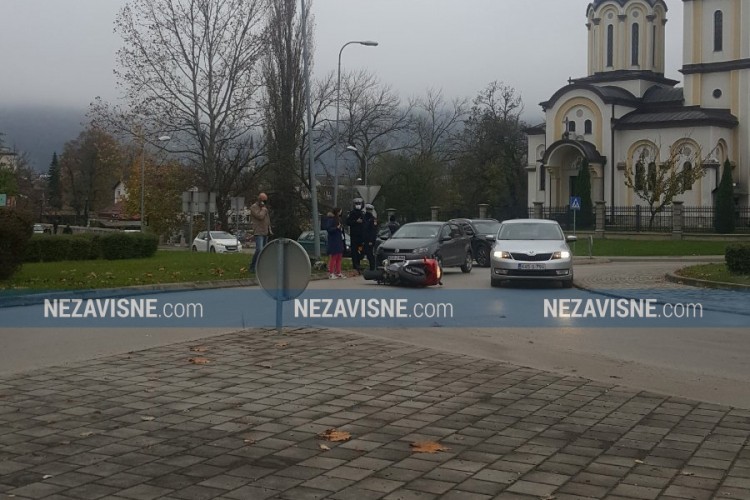 Sudar automobila i motora kod Kastela, usporen saobraćaj