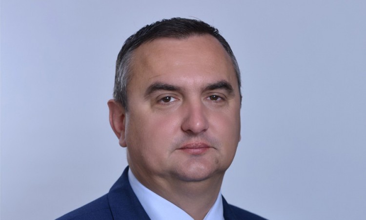 Šaroliko obrazovanje novih gradonačelnika u RS, najviše ekonomista