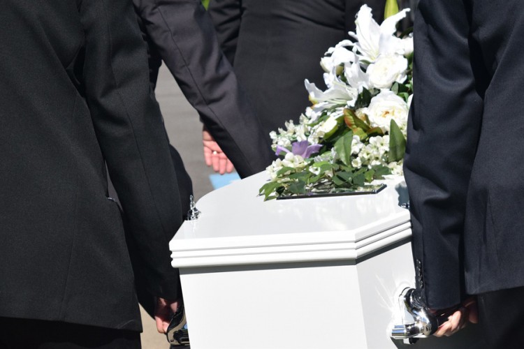 Kamiondžija uletio u pogrebnu povorku, devet mrtvih
