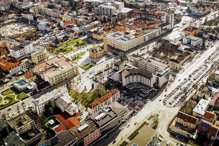 U Banjaluci rade kafići, dragstori i pekare