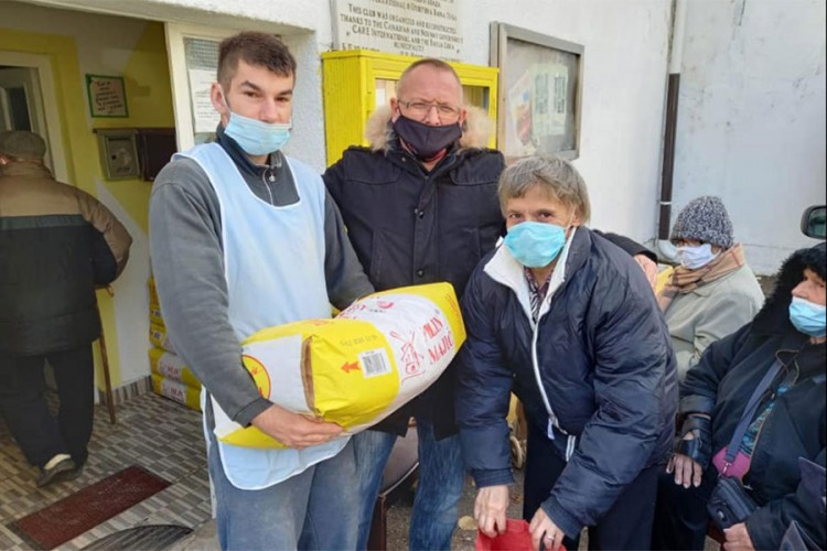 180 porodica dobilo po 25 kilograma brašna