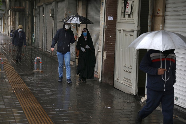 Rohani: Iran razvija svoju vakcinu, ali će koristiti i strane