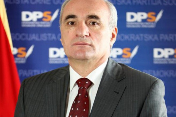 Srbija uzvratila istom mjerom, Tarzan Milošević persona non grata