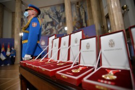 Vučić posthumno uručio odlikovanja medicinarima