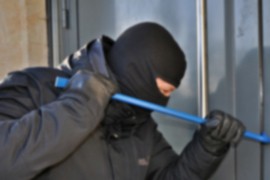 Maloljetnik uhapšen zbog sumnje da je pokušao upasti u kuću preko ...