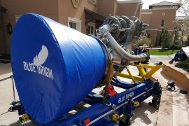 Bezos objavio snimak rada motora koji će "odvesti prvu ženu na Mjesec"
