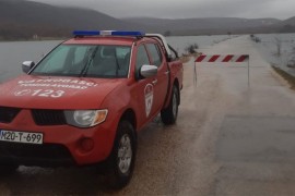 Poplave u Tomislavgradu, zatvorena lokalna saobraćajnica u Vinici