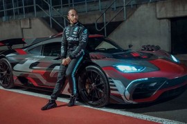 Hamilton nakon posla vozi pravu zvijer