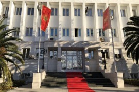 Vlada Crne Gore poništila odluku da se da zemljište nepriznatoj CPC