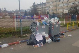 Kontejneri danima puni u banjalučkom naselju: "Da li su komunalci u ...