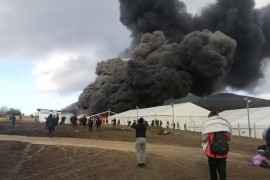 Gore šatori u migrantskom kampu "Lipa"