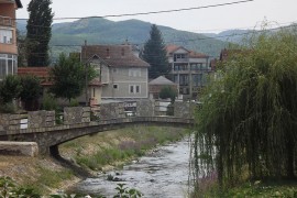 Sumnja se da je muž ubio ženu, dva sina i sebe