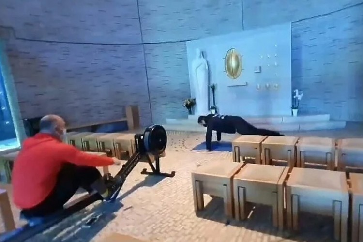Hrvati zatvorili teretane, mladići sprave odnijeli u crkvu i vježbali