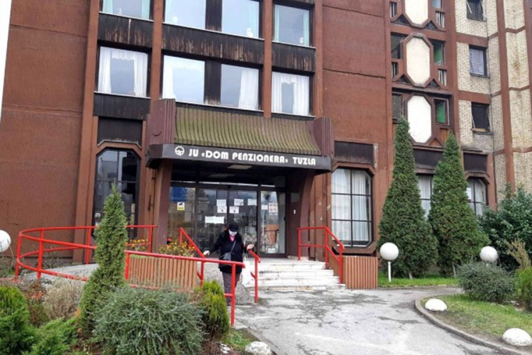 Dom penzionera novo žarište u Tuzli