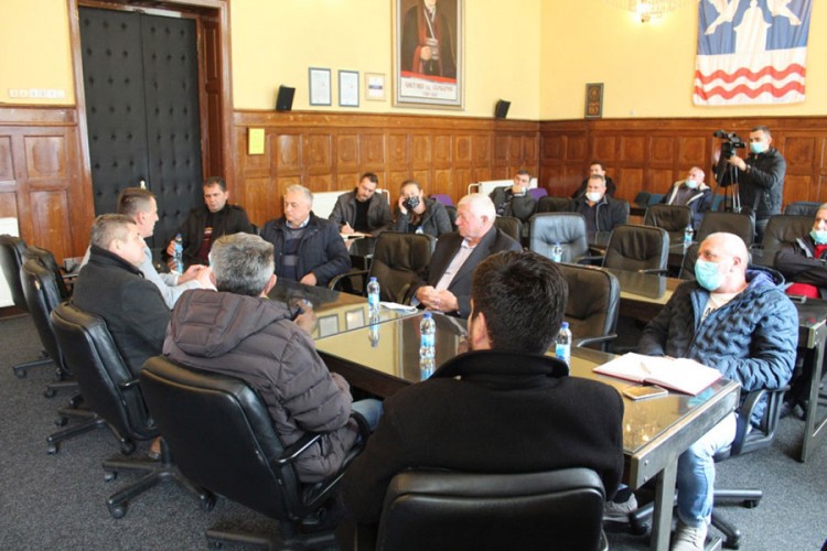 Sastanak poljoprivrednika: Zaštita domaće proizvodnje prioritet