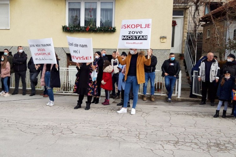 Protest u Gornjem Vakufu: Građani tvrde da izbori nisu legalni
