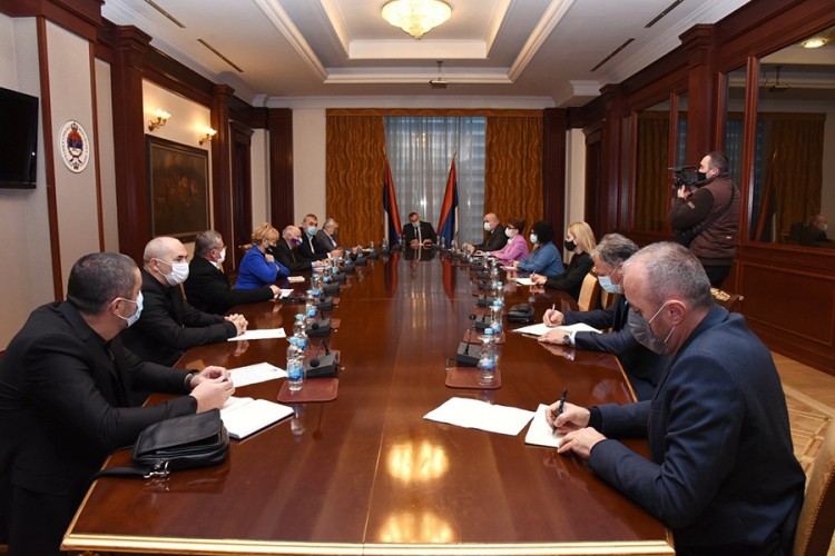 Višković s predstavnicama boraca: Vlada RS otvorena za saradnju